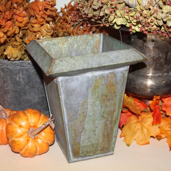 NEW Shabby Aged & Weathered Patina French Farmhouse Metal Planter Pot - Picture 1 of 7
